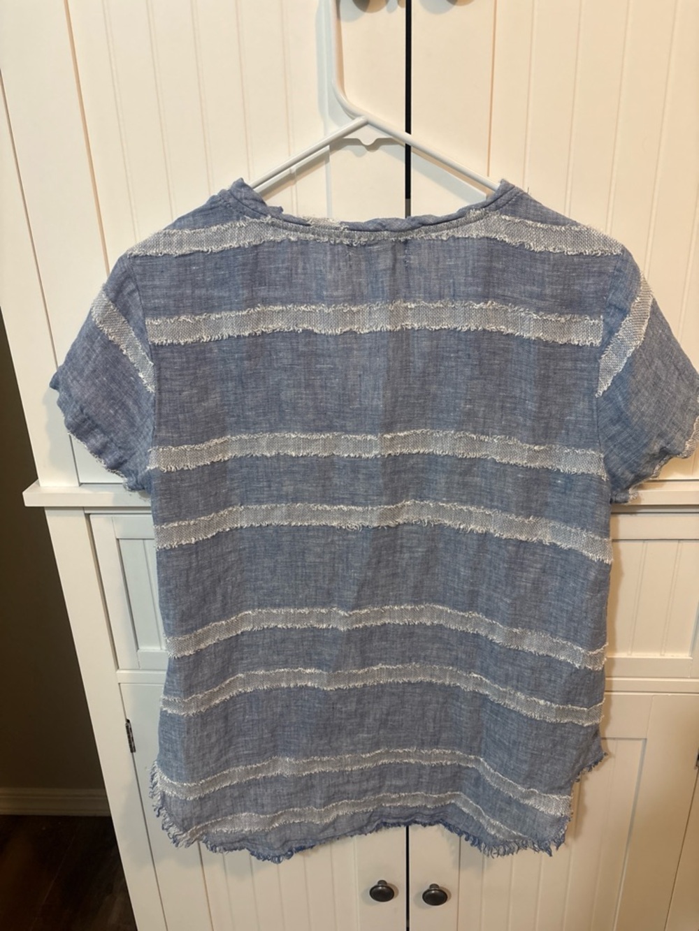 Cloth & Stone Chambray Frayed Stripe Boho Top Size M Anthropologie - Picture 3 of 3